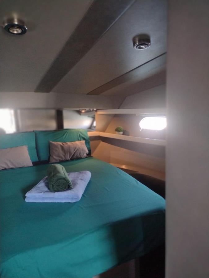 Yach Boat Hotel บาร์เซโลนา ภายนอก รูปภาพ