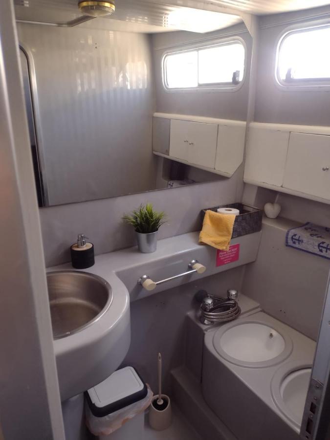 Yach Boat Hotel บาร์เซโลนา ภายนอก รูปภาพ